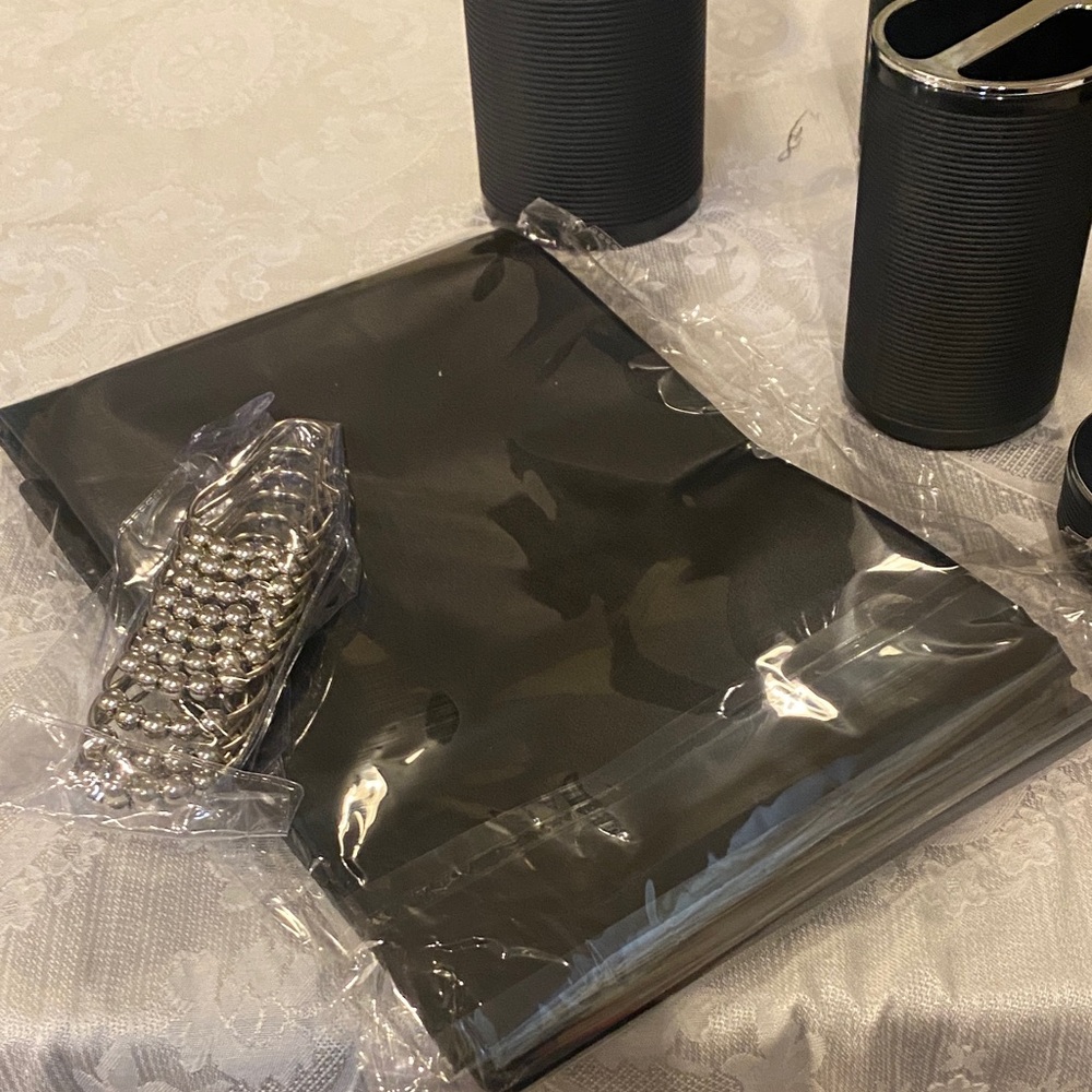 New Black Bathroom Accessories 9 piece Set - Picture 2 of 4